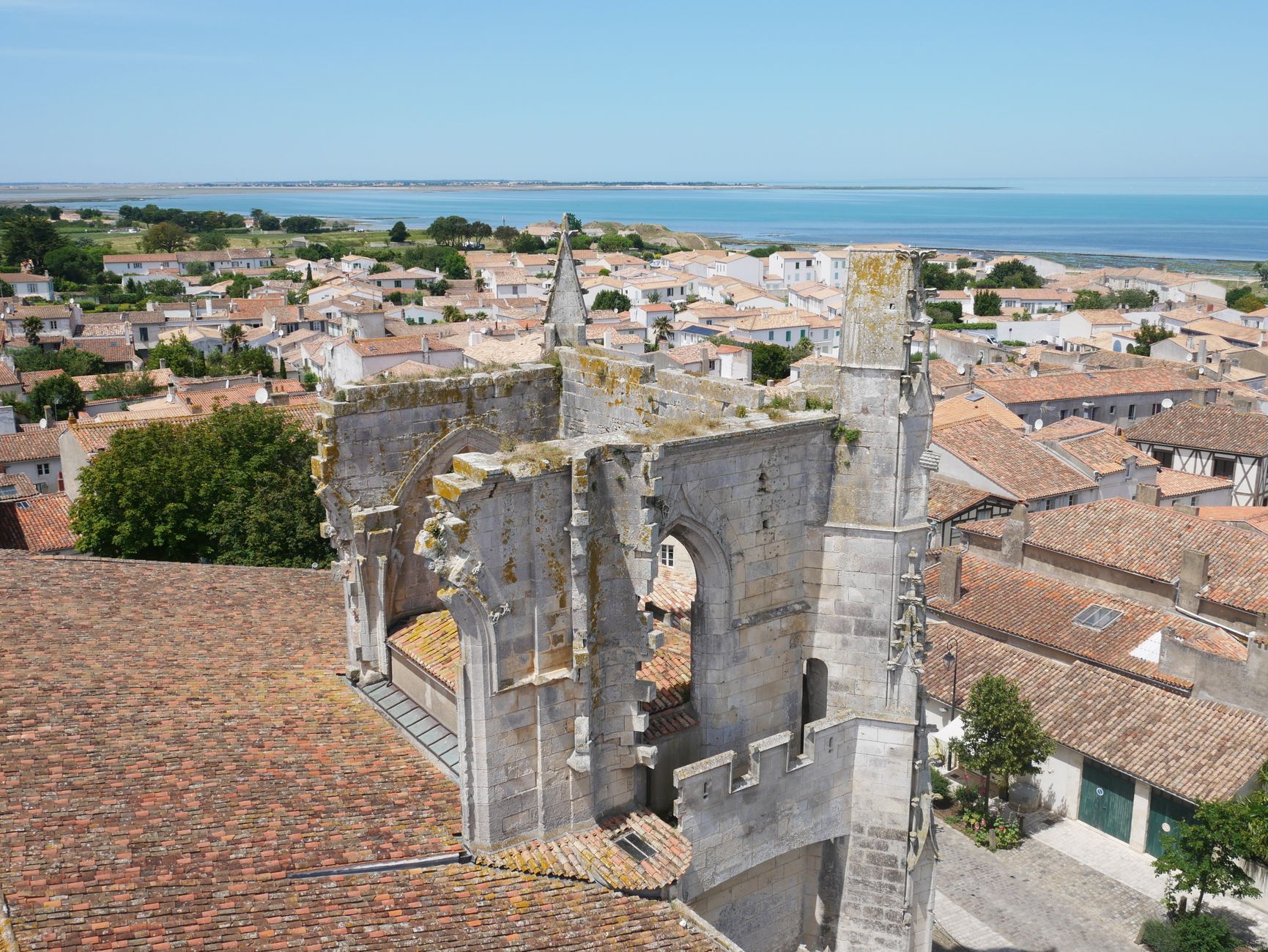 Bâchage de toiture équipe à Mamoudzou